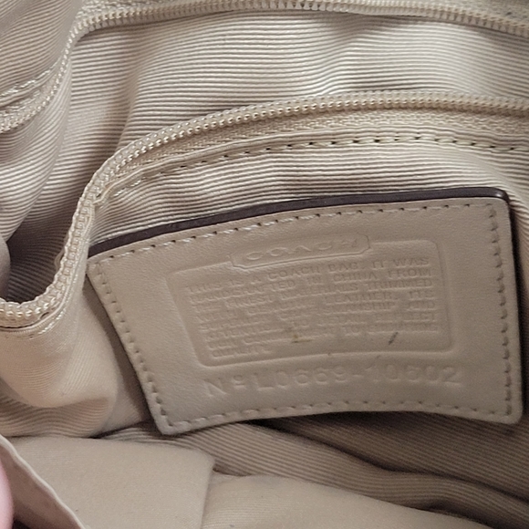 Coach Vintage Signature C Soho Cream Mini Bag - Picture 8 of 11